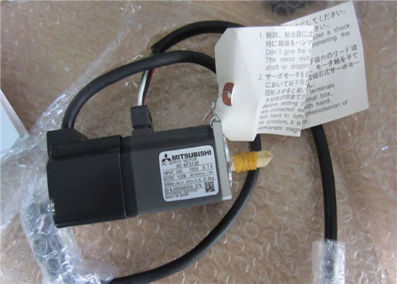 NOUVEAU moteur servo industriel HC-KFS13D 3AC 105V 0.7A à C.A. de Mitsubishi 100W en stock