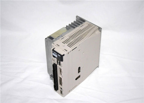 Yaskawa SGDV-3R5D11A Servo-entraînement à courant alternatif 220V Servo-entraînement puissant