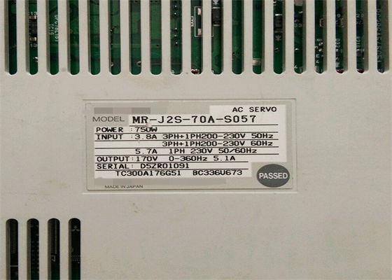 Amplificateur du conducteur MR-J2S-70A-S057 de moteur servo à C.A. de Mitsubishi Electric 750W 3Phase nouveau