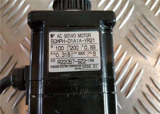 Moteur servo synchrone à C.A. de SGMP-01A312 Yaskawa 3000RPM 2048PPR 100W 200V
