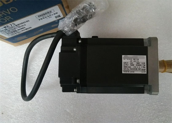 Moteur servo triphasé industriel HF-KE73 à C.A. de Mitsubishi 750W NOUVEAU en stock