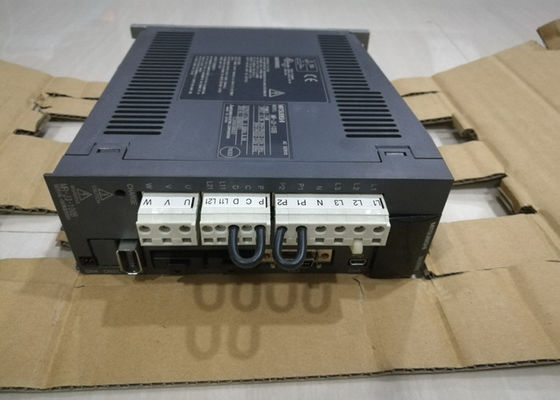 Amplificateur MR-J3-100B-RJ006 2.5A 200-230VAC de Mitsubishi 1KW commande servo industrielle de 3 phases