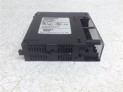 Contrôleur de milieu de gamme d'automation programmable de PACSystems RX3i de module de sortie analogique d'IC695ALG728 GE