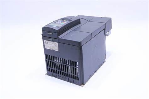 Classe intégrée de 6SE6440-2AD27-5CA Siemens MICROMASTER 440 Un C.A. +10/-10% du filtre 380-480 V 3 47-63 hertz de couple constant 7,5