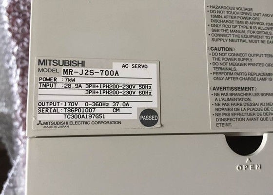 Commande triphasée industrielle de moteur d'amplificateur servo à C.A. de MR-J2S-700CL 7KW Mitsubishi NOUVELLE en stock