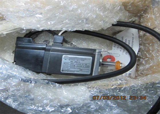 Moteur servo très réduit HC-PQ13 de l'inertie 100W de Mitsubishi Melservo nouveau en stock