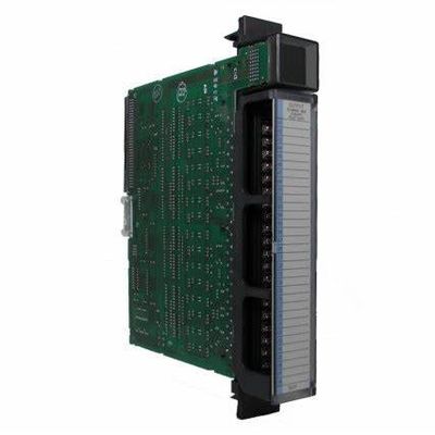 GE IC697MDL753 est un C.C de 5/48 volt, module de sortie de la logique négative 32-Point de 0,5 ampères