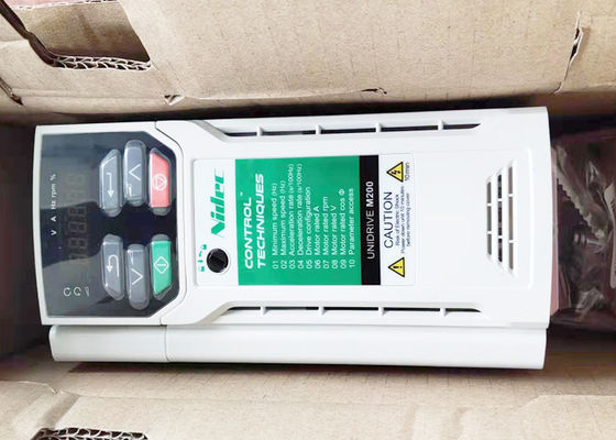 Le C.A. de M200-03400073A Unidrive M200 conduit l'entrée 50/60Hz triphasée nouvelle