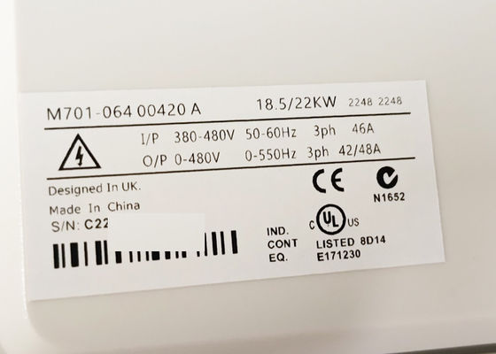 LE C.A. PERFORMANT DE M701-06400420A UNIDRIVE M700 CONDUIT L'ENTRÉE 50/60HZ