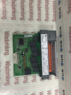 1746-IA16 AB Rockwell Automation Module numérique d'entrée CA (5 Volts CC) 85 milliampères