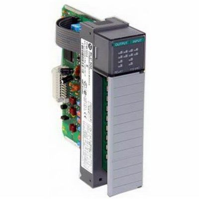 1746-IB8 AB Rockwell Automation Module d'entrée numérique en courant continu 0-30 Volts évier en courant continu