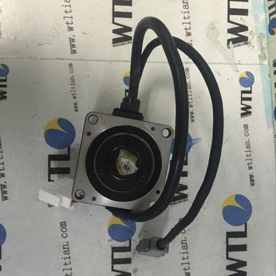 SGM-02UW14E Yaskawa 17 bits Encodeur absolu SERVO MOTOR 100W 0,89A Nouveau dans la boîte