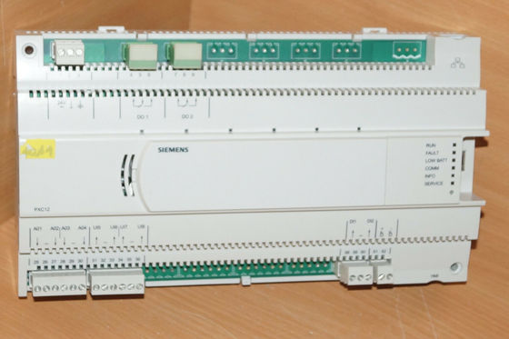 PXC12-E.D Siemens Stations d'automatisation compactes librement programmables pour 8 ou 16 points d'entrée/sortie