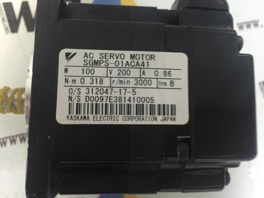 Moteur de servo à courant alternatif industriel Yaskawa SGMPS-01ACA41 100W 200V tout neuf