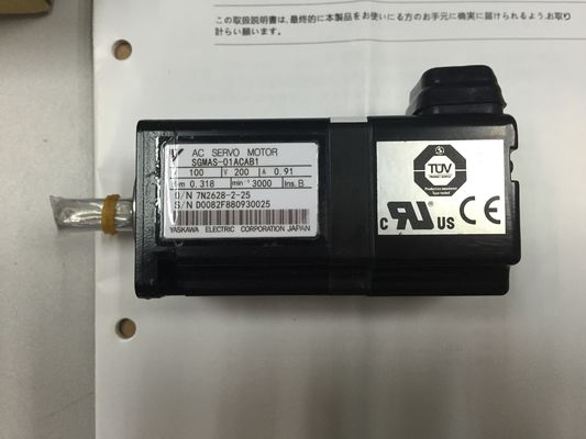 Le moteur de servo industriel Yaskawa AC SGMAS-01ACAB1 100W 200V tout neuf