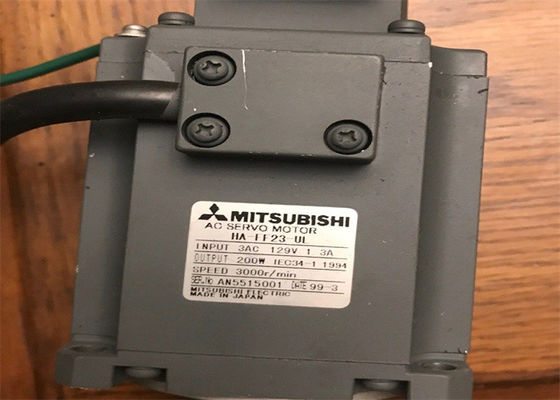 Mitsubishi NEW 200W AC SERVO MOTOR HA-FF23-UL 3AC 129V 1,3A 3000 tours par minute