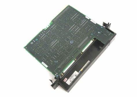 GE IC697BEM711 0,8 Ampère Et le module nécessite également une tension d'entrée en courant continu de 5 Volts