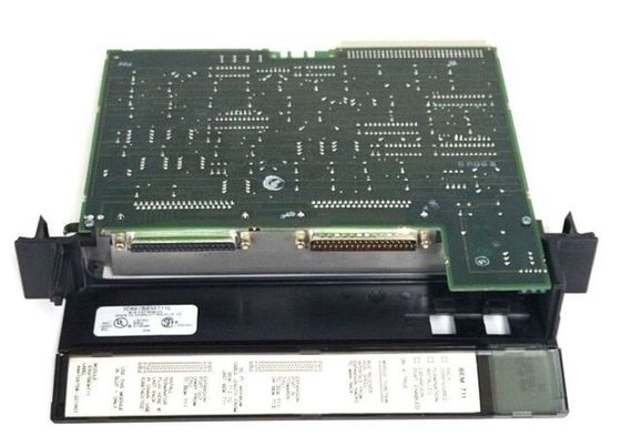 GE IC697BEM711 0,8 Ampère Et le module nécessite également une tension d'entrée en courant continu de 5 Volts