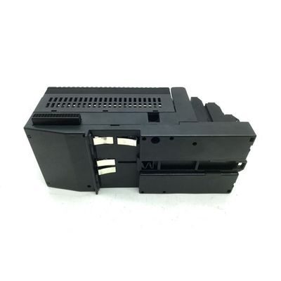 GE IC200ALG264 est un module d'entrée de courant analogique à 15 points 5 VDC du backplane du PLC