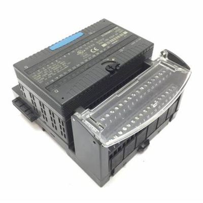 GE IC200MDL742 24 Volts DC Versamax Module de sortie logique positive qui a 16 sorties discrètes dans 2 groupes