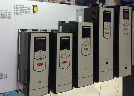 Pour les machines ABB, le micro-entraînement ACS380-040C-03A3-4+K454 460V,3 Ph,1.5 ch,3.3A, IP20, VFD nouveau