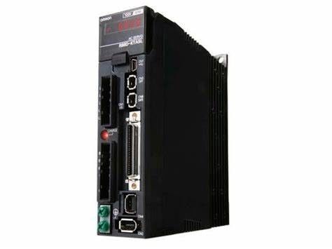 Omron R88D-KT04L Servo AC 100 ~ 120VAC Apport 4.6A 120V Charge 400 W Servo conducteur