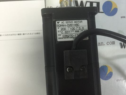Le moteur de servo industriel à courant alternatif de Yaskawa SGMAH-02B1A6C 200W 200V tout neuf