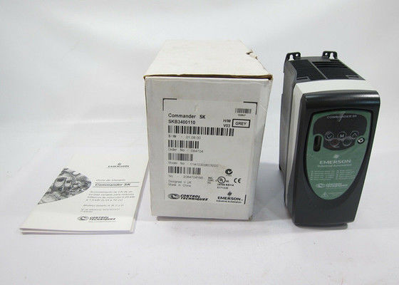 Les systèmes de commande d'Emerson SK2203 AC entraînent le commandant de la série SK INPUT 200-240 VAC 24.2 A