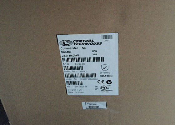 NIDEC CONTROL TECHNIQUES SK3201 EMERSON COMMANDER SK AC Drive Inverter 7,5 kW 31A 380 480V Le moteur est équipé d'un moteur à courant alternatif