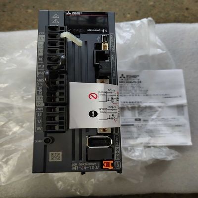 AC220V Servo industriel entraîneurs 0.75KW MR-J4-100A 50Hz Servo Amplificateur Mitsubishi