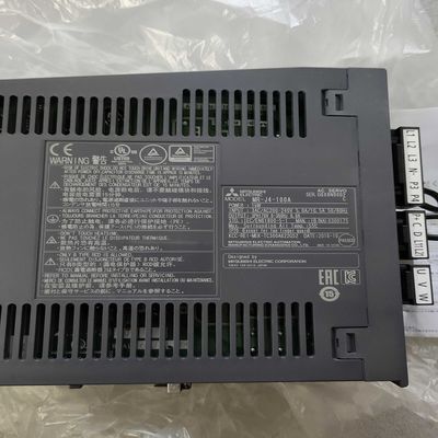 AC220V Servo industriel entraîneurs 0.75KW MR-J4-100A 50Hz Servo Amplificateur Mitsubishi