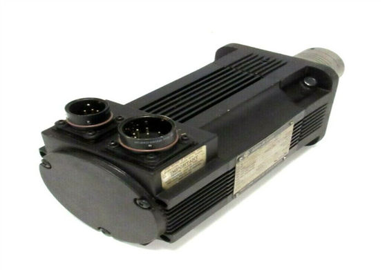 L'équipement est équipé d'un moteur de commande à commande automatique.