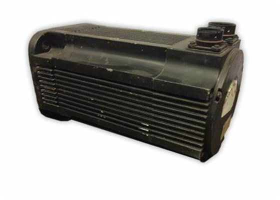 Le moteur est équipé d'un moteur à courant alternatif de 380 à 460 volts