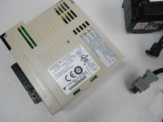 Yaskawa SGDS-01A01A Servo-entraînement à courant alternatif 100W 200V Nouveau original