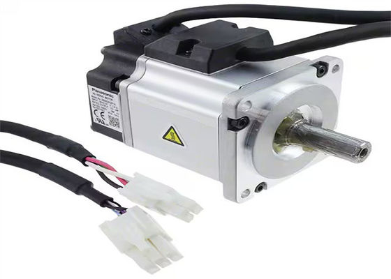 Le moteur est équipé d'un moteur de 100 V, d'une clé et d'un émetteur