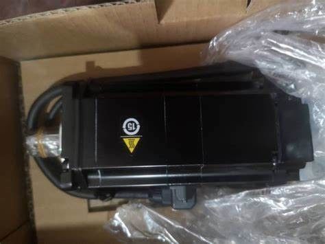 Le moteur de service de Yaskawa SGMRV-30ANA-YR12 23.6AMP 200V