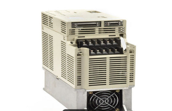Yaskawa SGDB-30VDY1 la série Sigma de Servos AC SERVO DRIVE 2,9KW