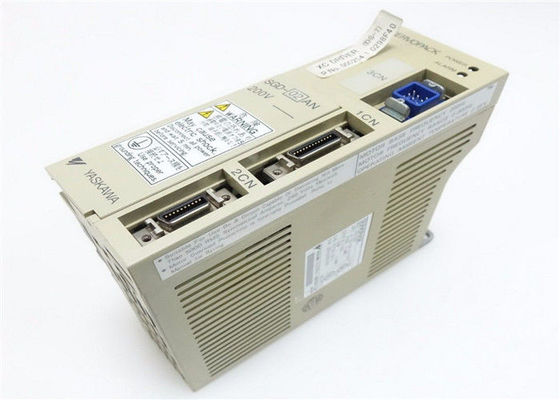 SGD-02AN Yaskawa Servo Drive 1 an de garantie Nouveau dans la boîte d'origine