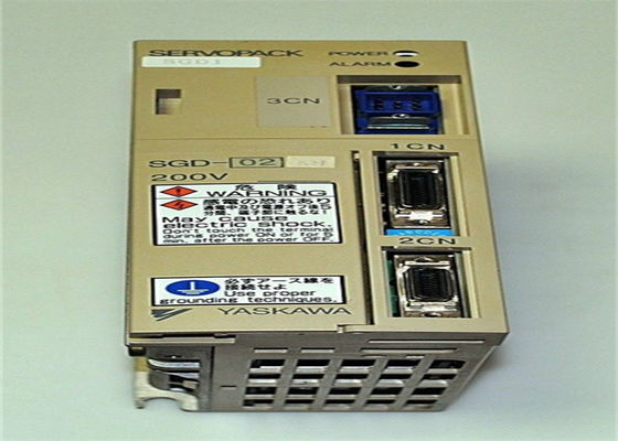 SGD-02AN Yaskawa Servo Drive 1 an de garantie Nouveau dans la boîte d'origine