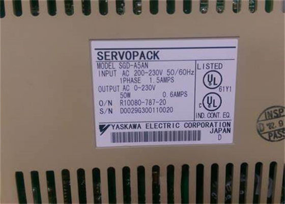 Servo-entraînement industriel de la marque Yaskawa SGD-A5AN