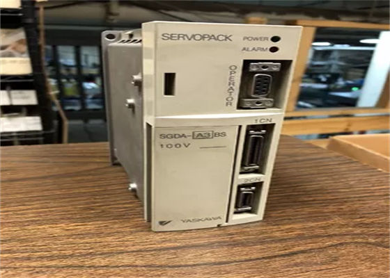 Les servo-entraînements Yaskawa SGDA-A3BS sont neufs dans la boîte d'origine 100V