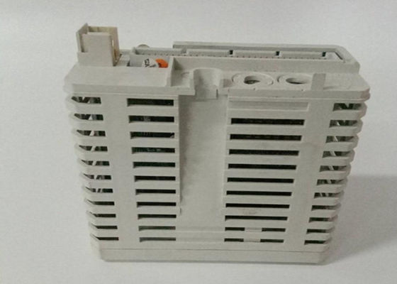 ABB DO815 3BSE013258R1 8 Module de sortie numérique 24V avec protection contre la surcharge