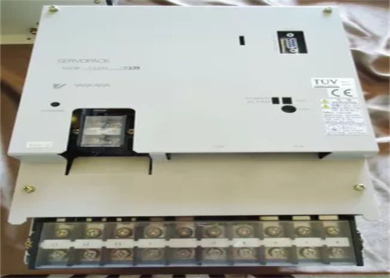 230V Yaskawa SGDB-75AD AC Servo Amplificateur Nouveau dans la boîte d'origine