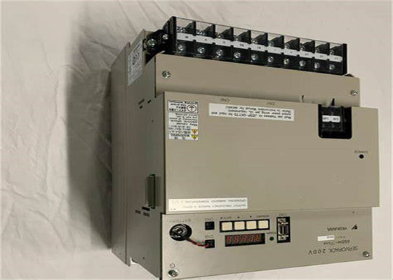 Nouveau Yaskawa SGDH-75AE 200-230V AC Servo entraînements dans la boîte d'origine