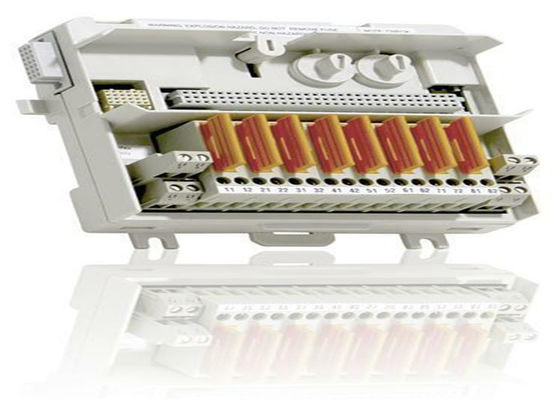 ABB TU835V1 3BSE013236R1 Unité de module 8 prises électriques utilisées 8 bornes de signal