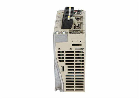 Yaskawa SGDS-02A12A Servo-amplificateur à courant alternatif 200-230V 2.4A 200W Nouveau