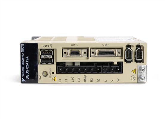 Yaskawa SGDS-02A12A Servo-amplificateur à courant alternatif 200-230V 2.4A 200W Nouveau