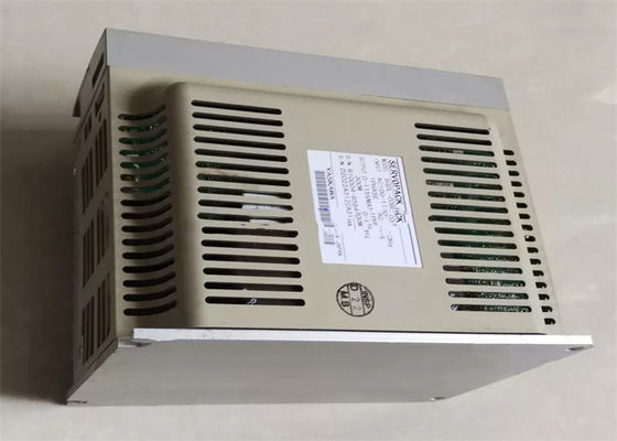 Tout neuf Yaskawa SGDL-03BP Servo Drive 3 phases dans la boîte d'origine