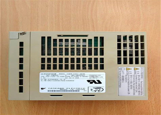 Yaskawa SGDM-04AC-SD2B AC Servo Amplificateur Nouveau dans l'original 230V