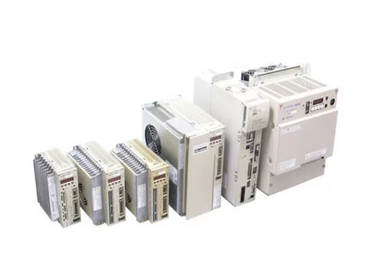 Yaskawa SGDM-04AC-SD2B AC Servo Amplificateur Nouveau dans l'original 230V